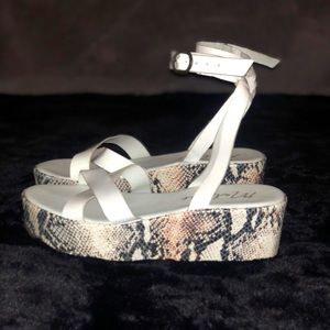 Matisse Snakeskin platform shoes (lightly worn) SIZE-8